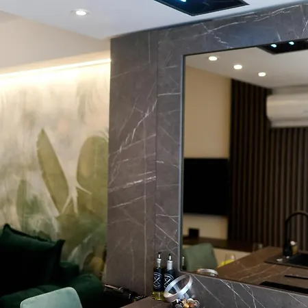 Tropical - Alezzi Infinity Apartment